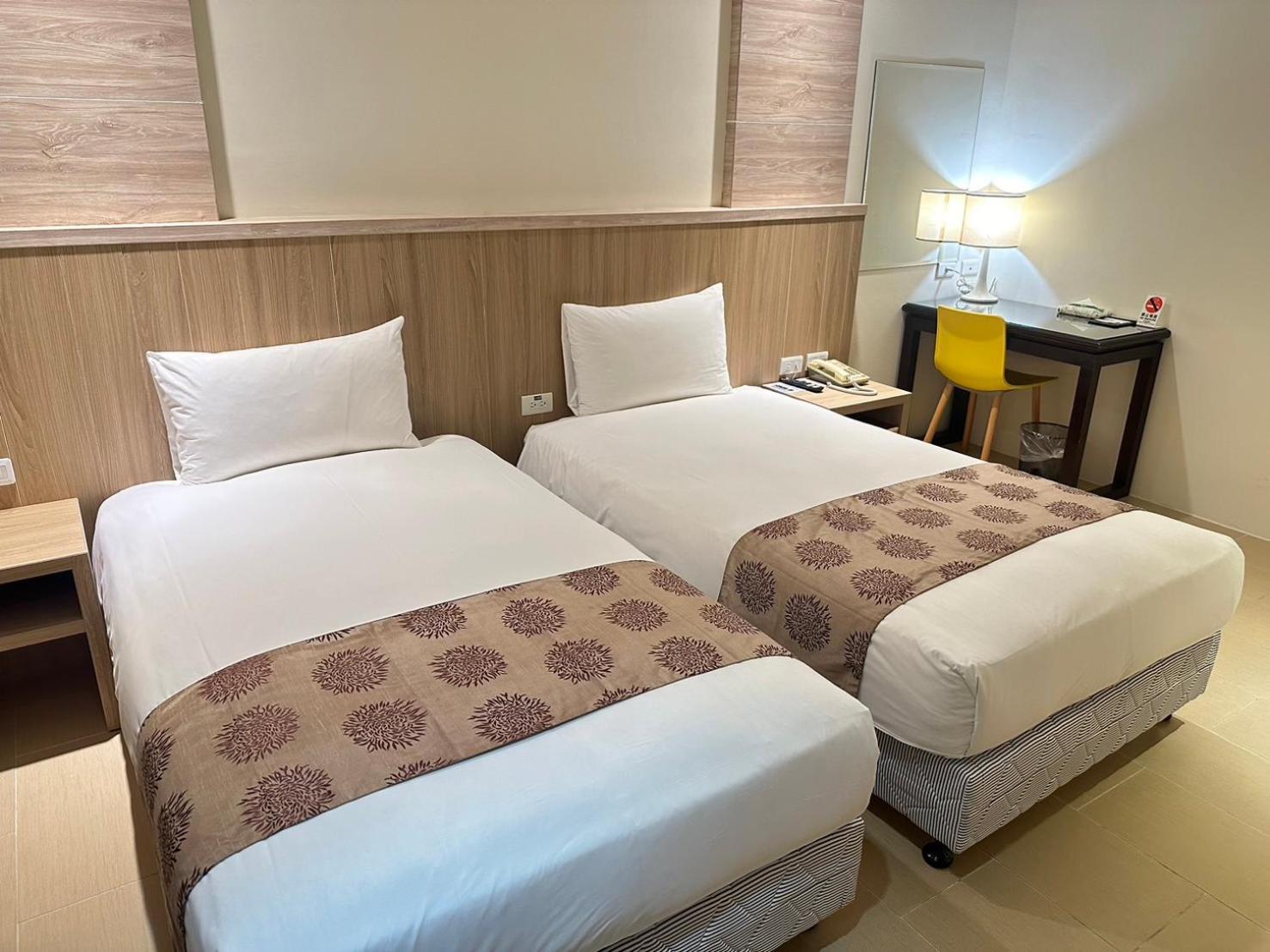 East Town 26 Hotel Hualien City Exterior photo