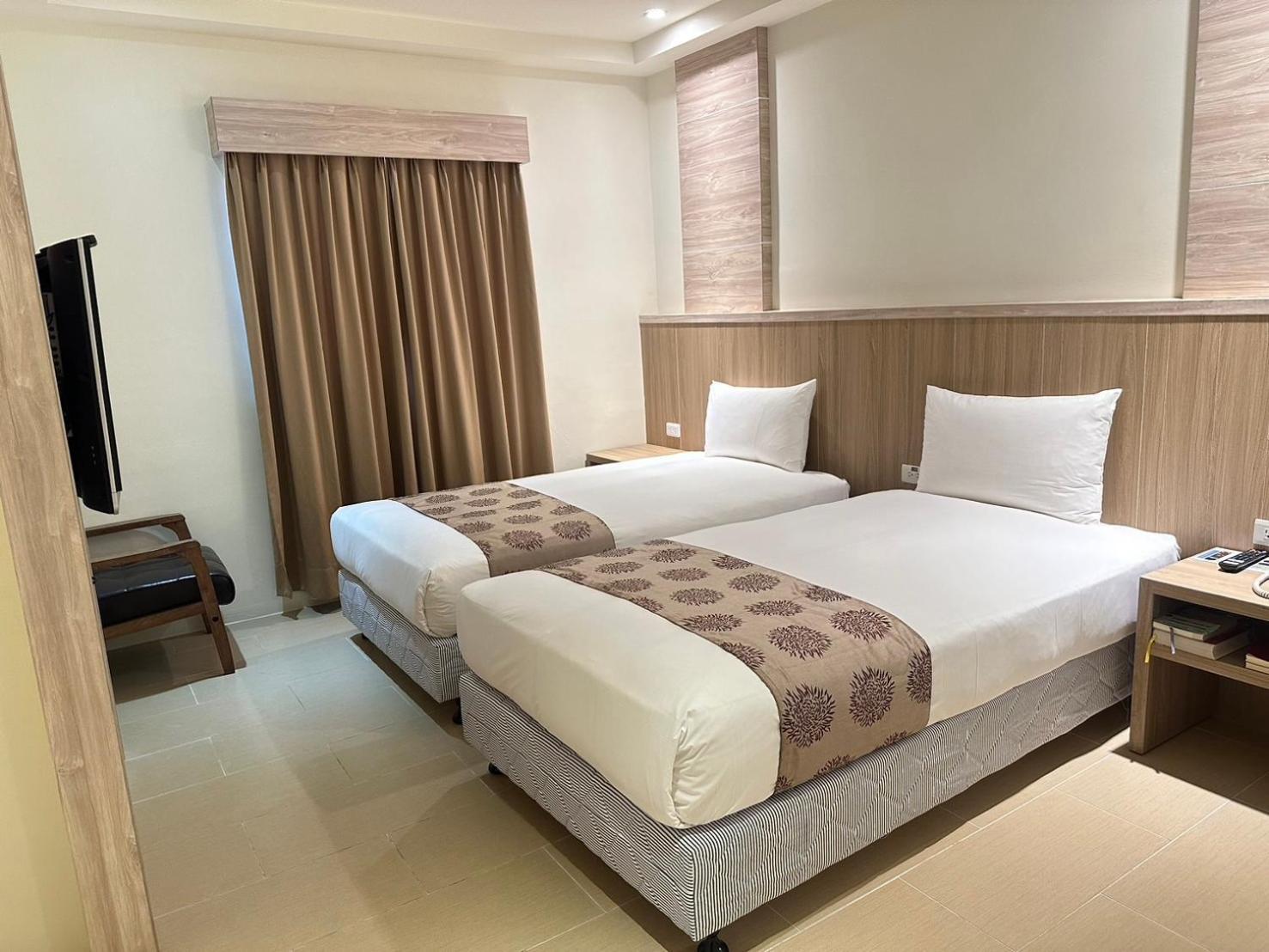 East Town 26 Hotel Hualien City Exterior photo