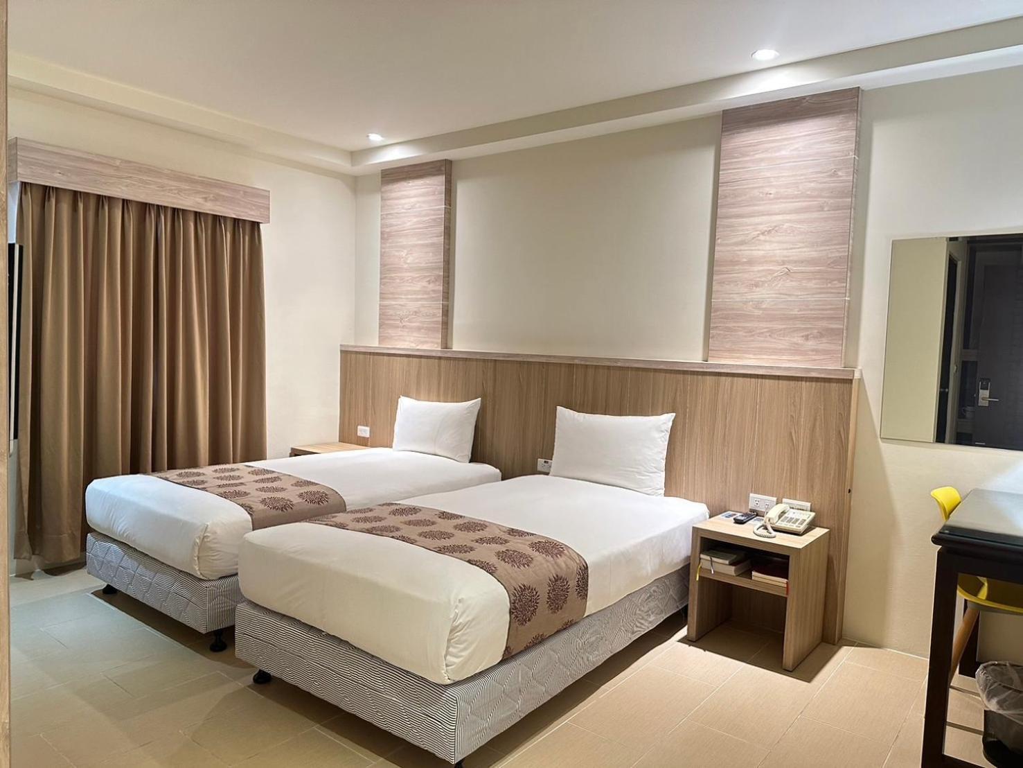 East Town 26 Hotel Hualien City Exterior photo