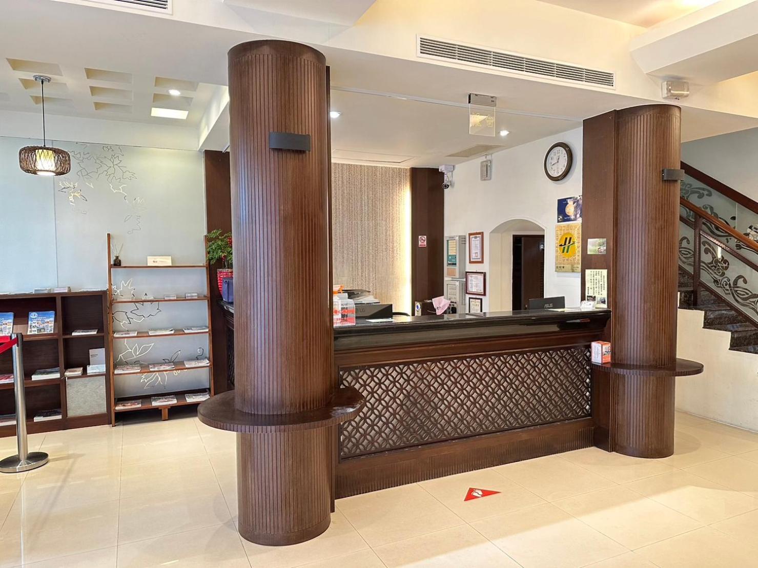 East Town 26 Hotel Hualien City Exterior photo