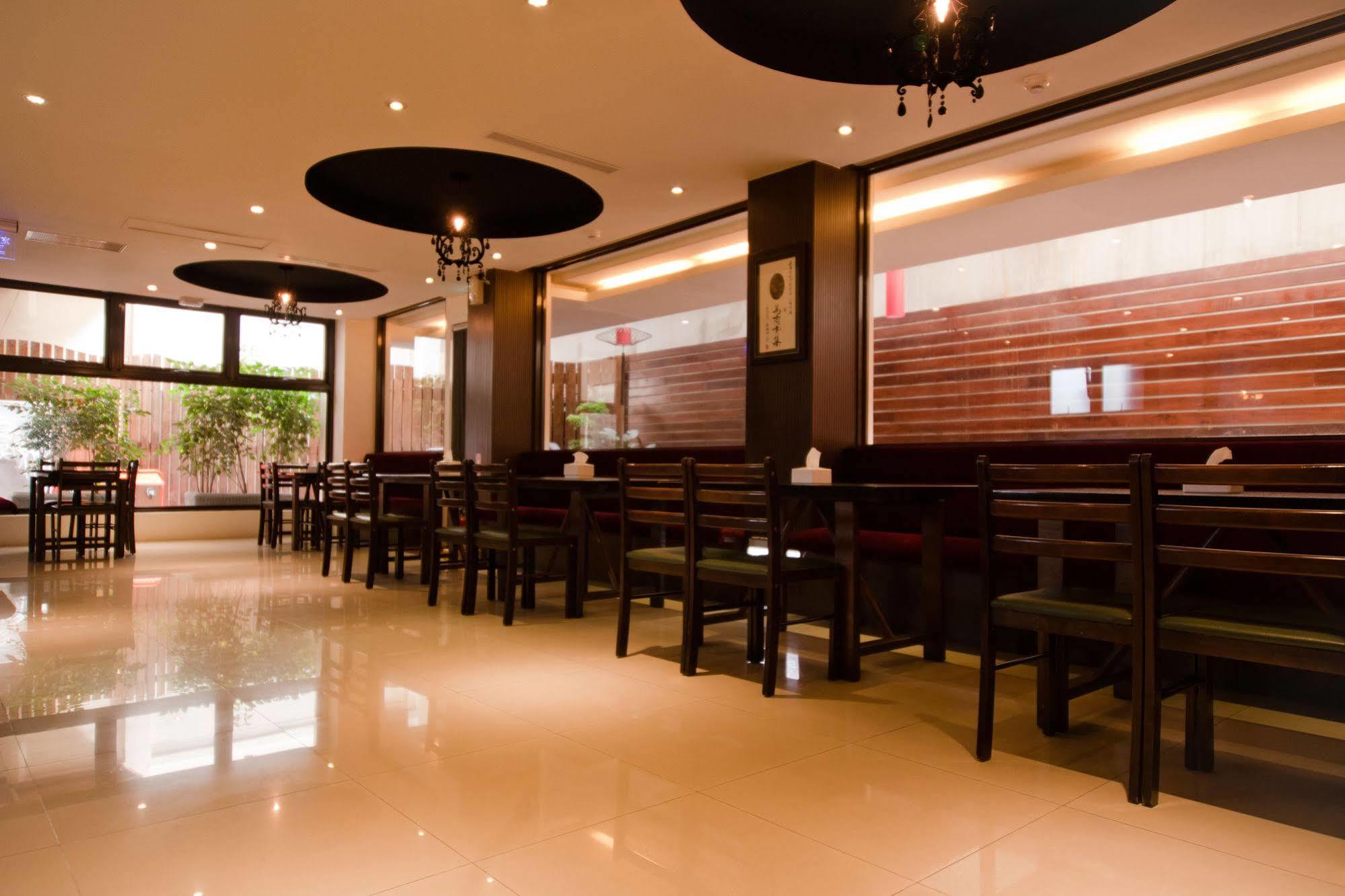 East Town 26 Hotel Hualien City Exterior photo
